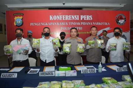 Polda Kepri Gagalkan Penyelundupan Sabu 26,6 Kg Asal Malaysia, Satu Pelaku Lompat ke Laut